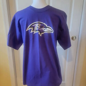 NWOT - MEN'S‎ RAVENS SHORT SLEEVE TEE SHIRT (sz med)
